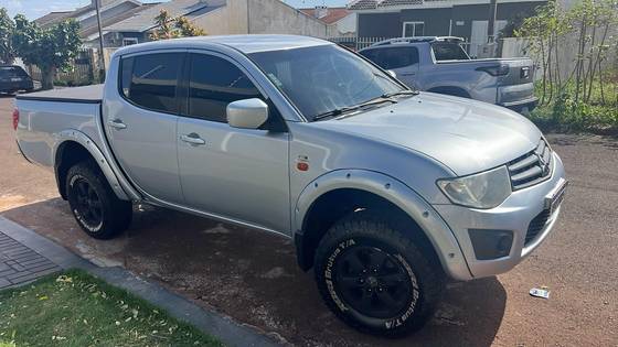 MITSUBISHI L200 TRITON 3.2 GLX 4X4 CD 16V TURBO INTERCOLER DIESEL 4P MANUAL MITSUBISHI L200 TRITON 3.2 GLX 4X4 CD 16V TURBO INTERCOLER DIESEL 4P MANUAL